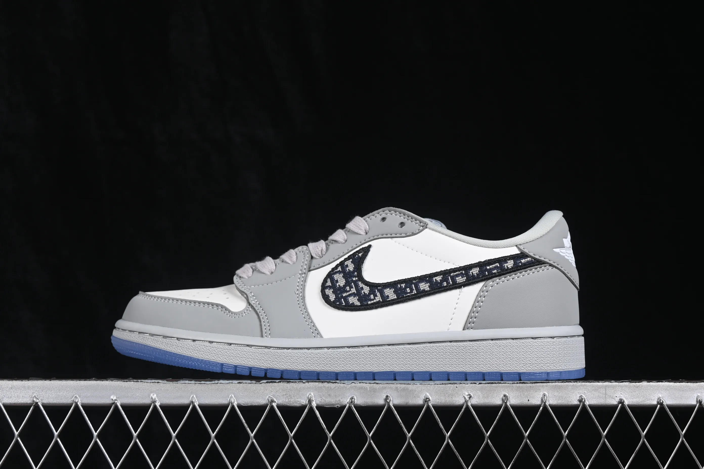 All categories Air Jordan Jordan series basketball shoes Air Jordan 1 Low Dior x Air Jordan 1 Low AJ1 Joe 1 Dior joint white gray low top CN8608-002
